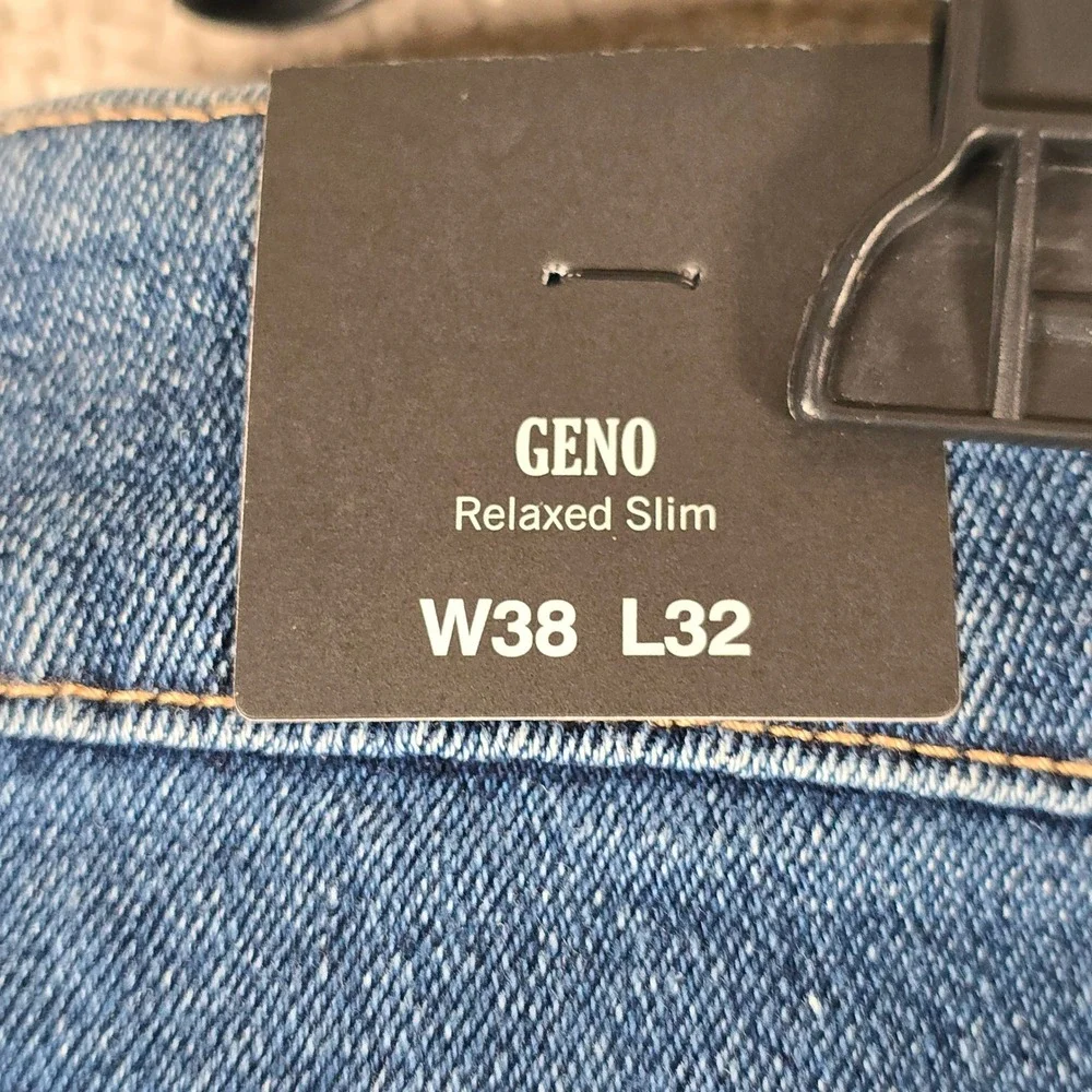 True Religion Mens Geno Relaxed Slim Jeans Medium Tide Wash 38x32 700385 NWT